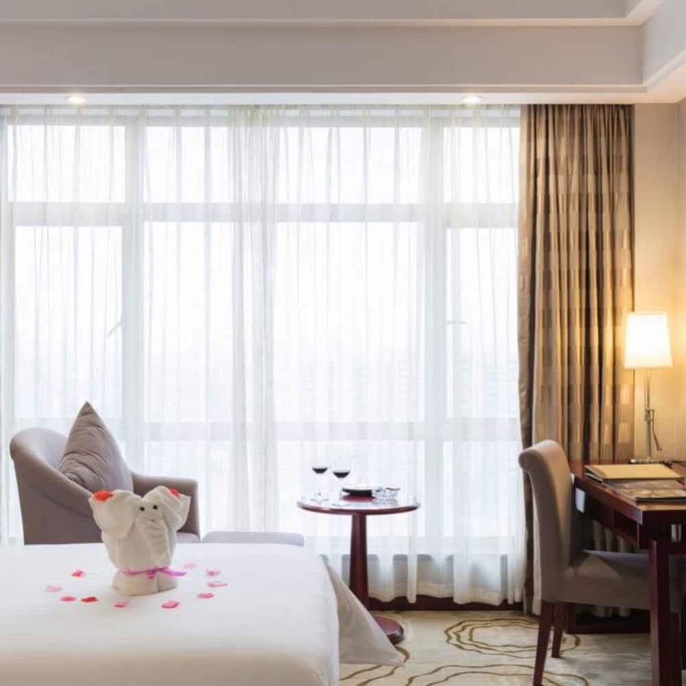 Manhatton Hotel Zhuhai Extérieur photo