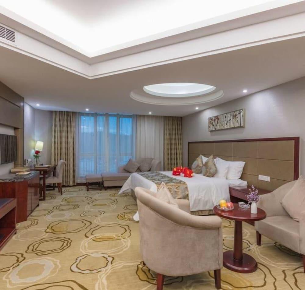 Manhatton Hotel Zhuhai Extérieur photo