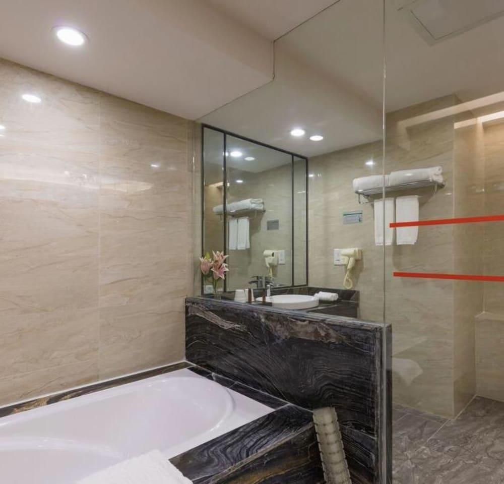 Manhatton Hotel Zhuhai Extérieur photo