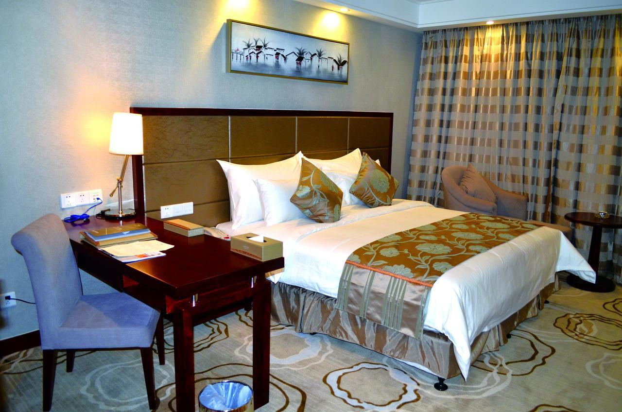 Manhatton Hotel Zhuhai Extérieur photo