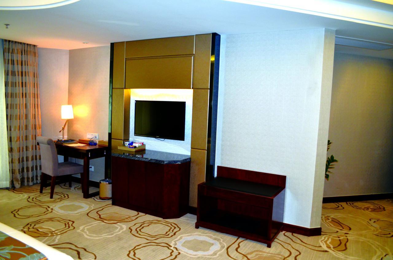 Manhatton Hotel Zhuhai Extérieur photo