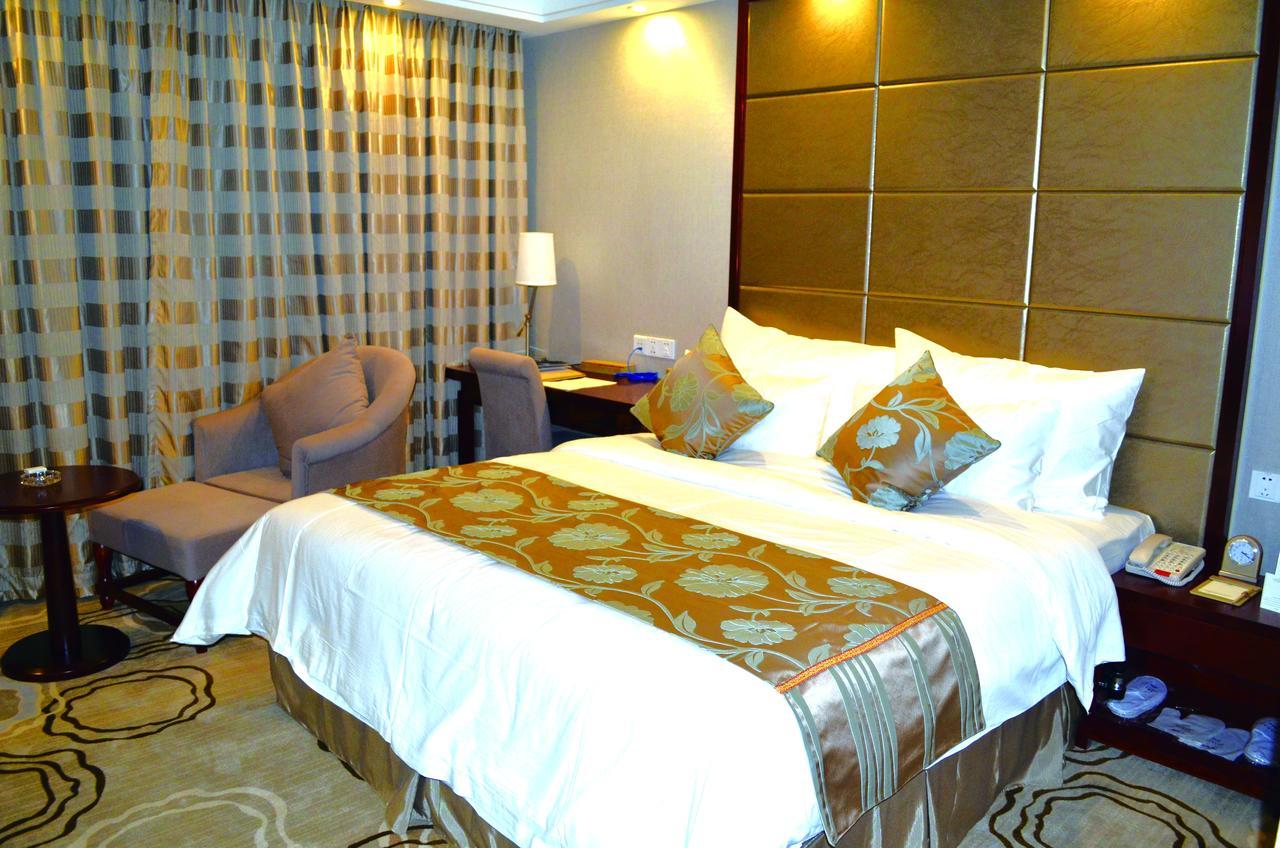 Manhatton Hotel Zhuhai Extérieur photo