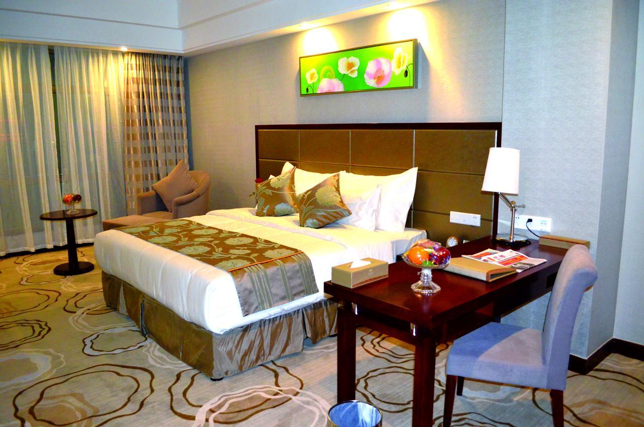 Manhatton Hotel Zhuhai Extérieur photo
