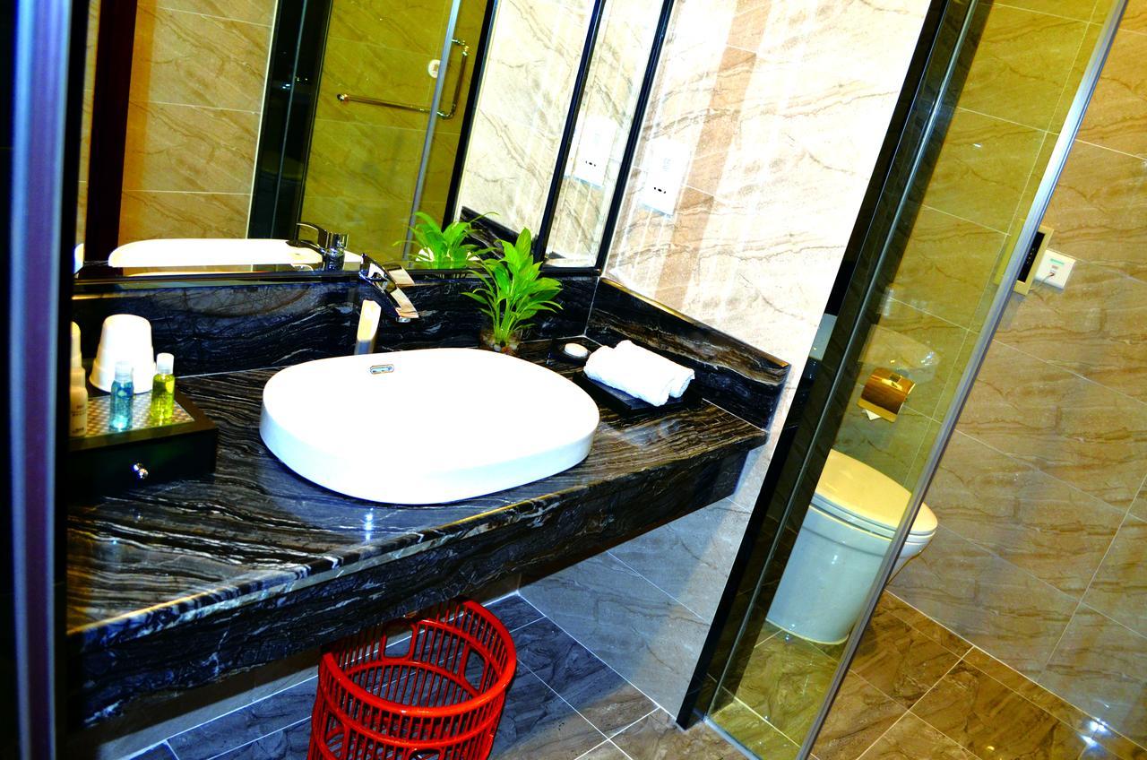 Manhatton Hotel Zhuhai Extérieur photo