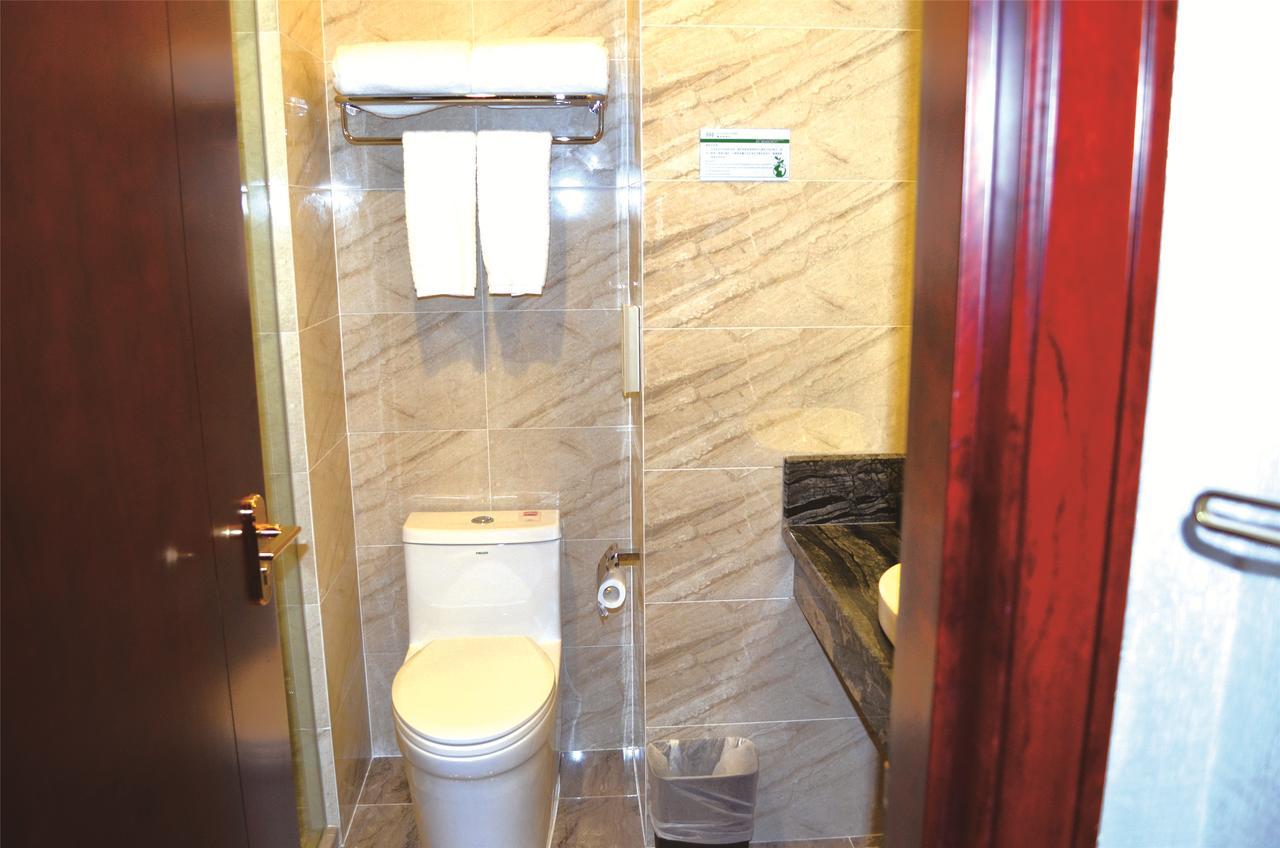 Manhatton Hotel Zhuhai Extérieur photo