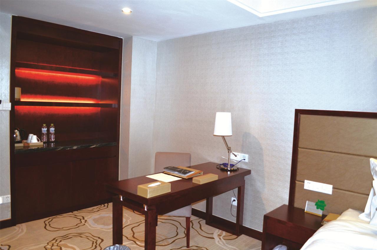 Manhatton Hotel Zhuhai Extérieur photo
