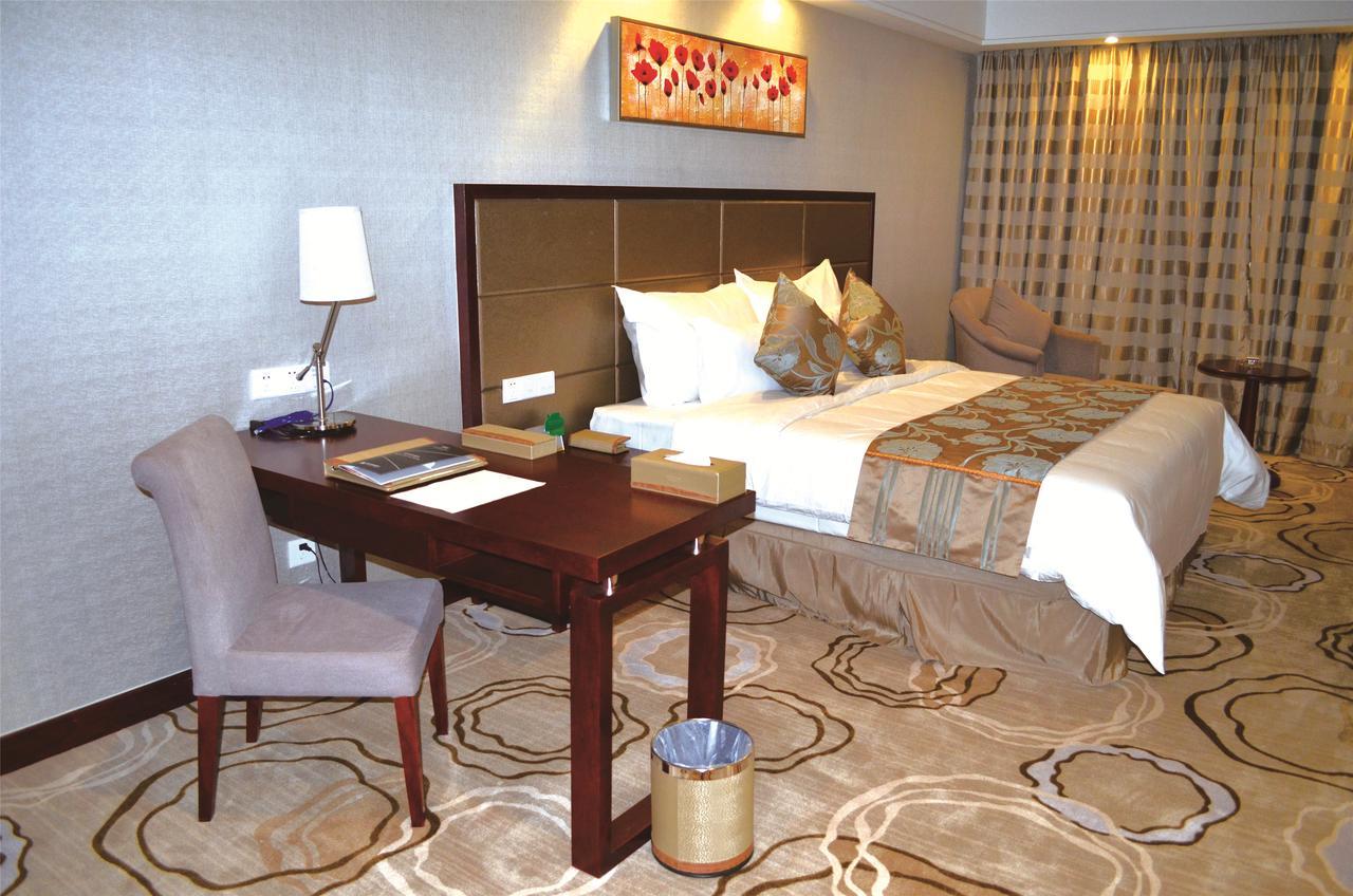 Manhatton Hotel Zhuhai Extérieur photo