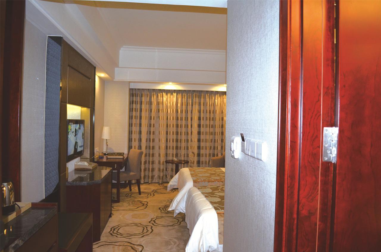 Manhatton Hotel Zhuhai Extérieur photo