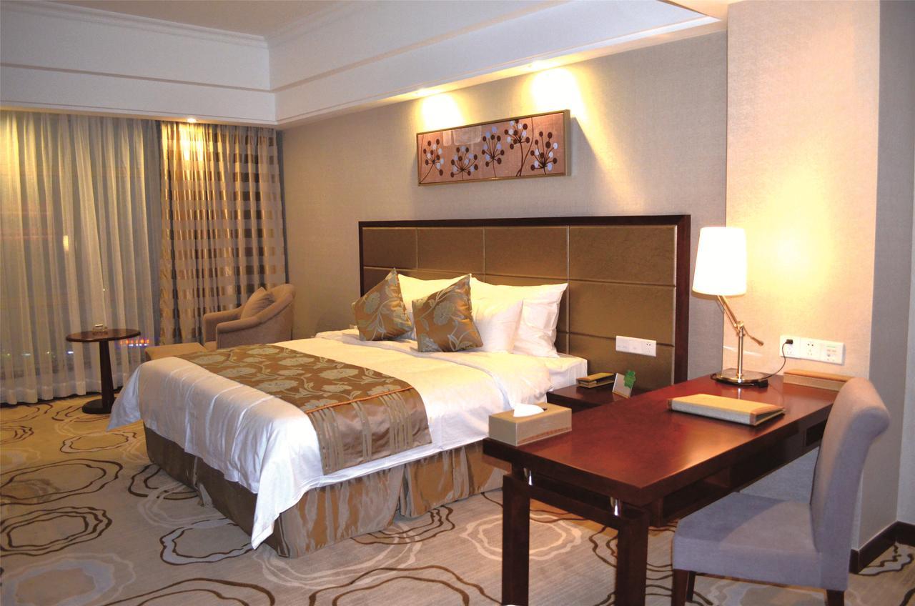 Manhatton Hotel Zhuhai Extérieur photo