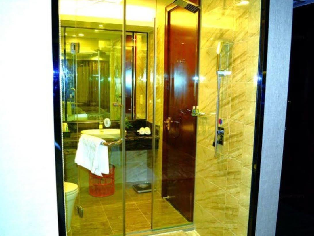Manhatton Hotel Zhuhai Extérieur photo