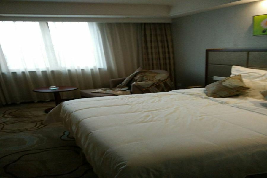 Manhatton Hotel Zhuhai Extérieur photo