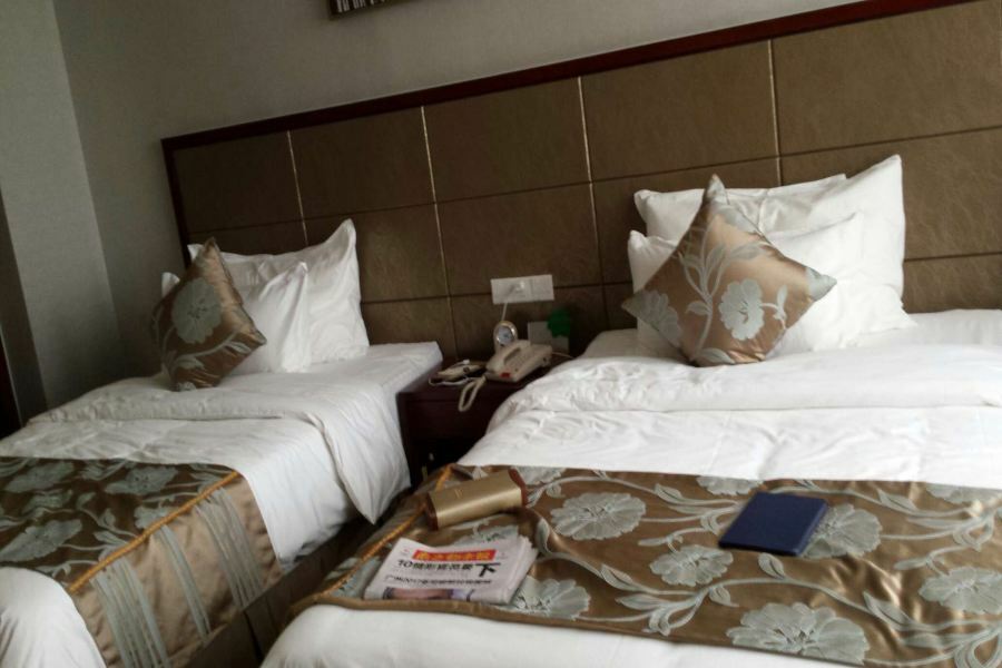 Manhatton Hotel Zhuhai Extérieur photo