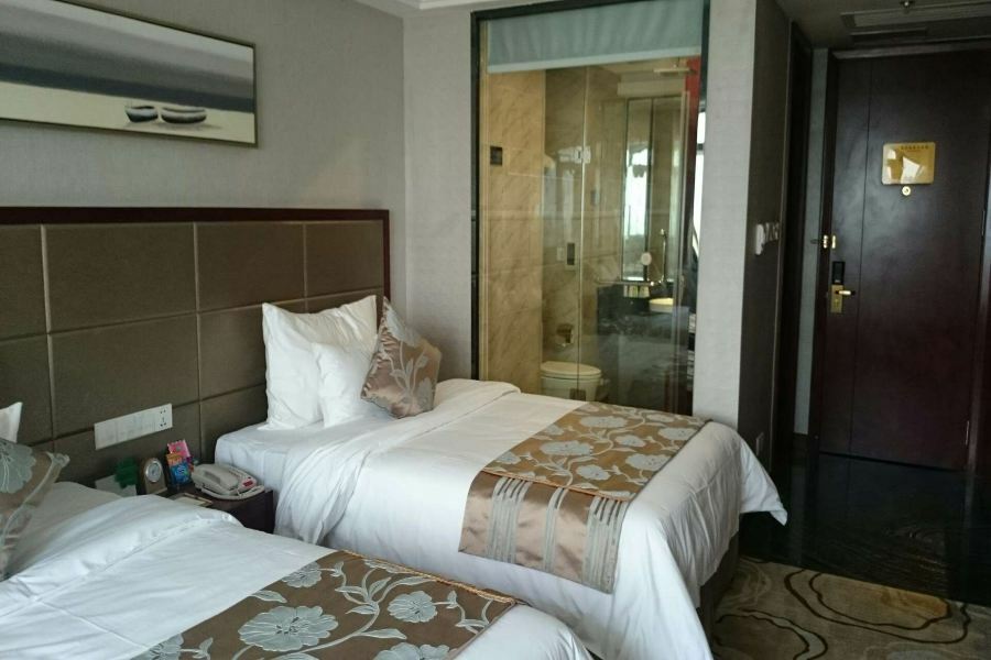 Manhatton Hotel Zhuhai Extérieur photo